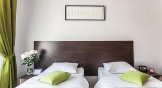 Гостиница День и Ночь Колпино Улучшенный двухместный номер с 1 кроватью или 2 отдельными кроватями-2